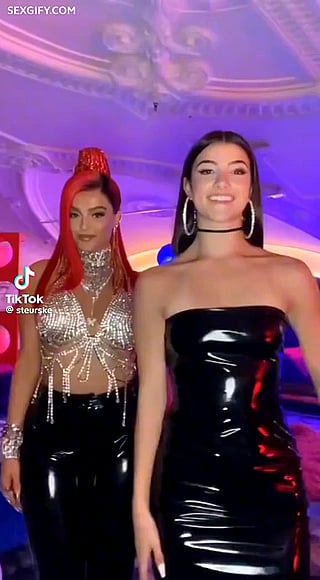 Hot Teen in Latex: TikTok Sensation
